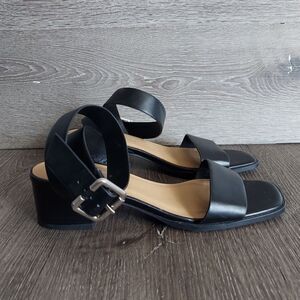 Cityclassifieds Over the Toe Cross Strap Block Heel Open Toe Dress Sandal 7.5W